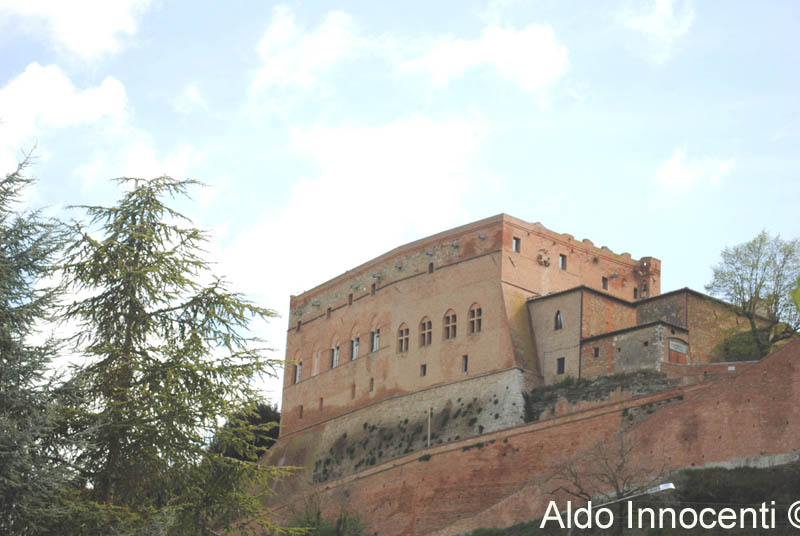 SAN GIOVANNI D'ASSO: CASTELLO 6' IMMAGINE